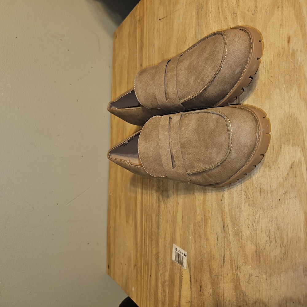 Men's Tan Loafers